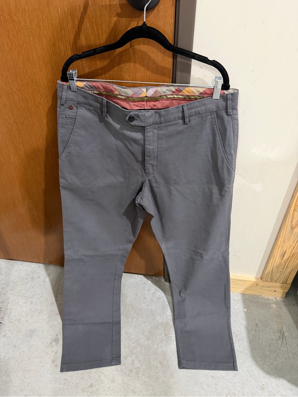 Men's Gray Dress Chinos with Subtle Patterned Waistband